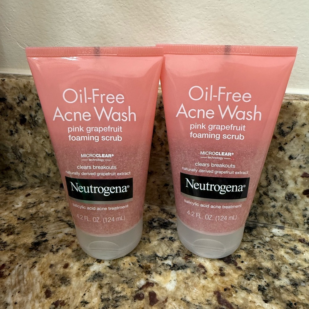 NWT Bundle of 2 Neutrogena Oil-free Acne Wash
